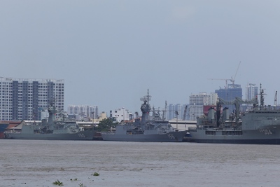 Hình ảnh 3 tàu Hải quân Hoàng gia Australia đến Việt Nam