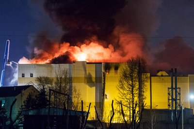 Vụ cháy trung tâm thương mại ở Nga: 53 người chết và 11 người mất tích