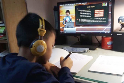 Hà Nội dạy học nối tiếp từ lớp 4 đến 12  trên truyền hình