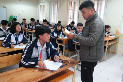 Sáng nay, học sinh lớp 12 tại Hà Nội thi thử môn Ngữ văn