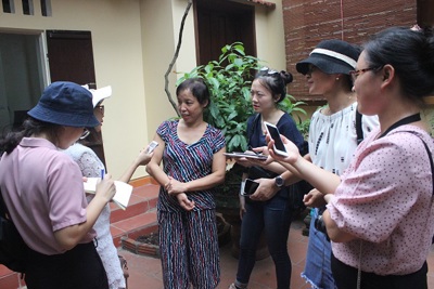 Hội Nhà báo Hà Nội hỗ trợ hội viên tác nghiệp thực tế tại thị xã Sơn Tây
