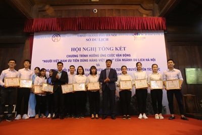 Đội “Hỗ trợ du lịch Thăng Long – Hà Nội” hướng dẫn cho hơn 36.000 lượt du khách