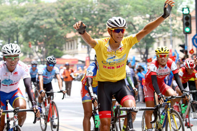 Tay đua Javier giành áo vàng chung cuộc Giải đua xe đạp Cúp Truyền hình TP Hồ Chí Minh lần thứ 31