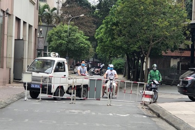 Hà Nội: Dỡ bỏ hàng rào cách ly tại tòa nhà 34T đường Hoàng Đạo Thúy