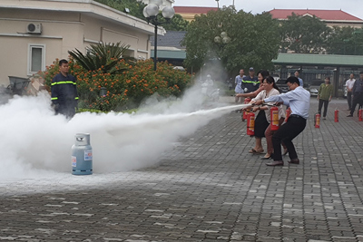 Tập huấn công tác phòng cháy cho cán bộ quận Hoàng Mai