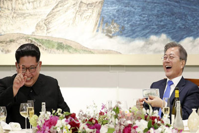 Những khoảnh khắc hậu trường của cuộc gặp lịch sử Hàn - Triều