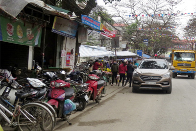 Tại huyện Ứng Hòa: Tràn lan vi phạm trật tự đô thị trên đường Ba Thá