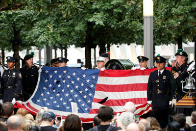 Những hình ảnh xúc động lễ tưởng niệm các nạn nhân vụ khủng bố 11/9 tại Mỹ