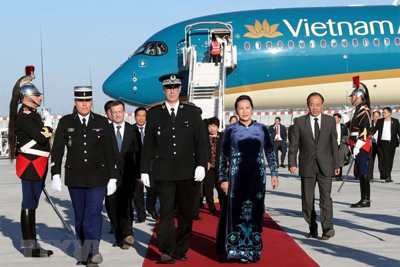 Lễ đón Chủ tịch Quốc hội Nguyễn Thị Kim Ngân thăm chính thức Pháp