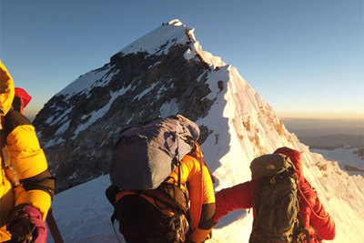 Người thứ 11 bỏ mạng ở Everest: Thương mại hóa nguy hiểm hơn tạo hóa