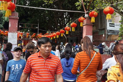 Rằm tháng Giêng người dân Sài Gòn đổ về chùa Ngọc Hoàng cầu an