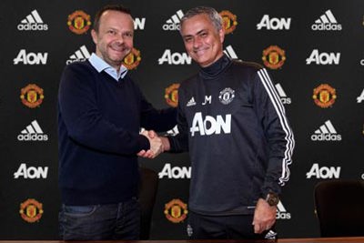 Mourinho chính thức gia hạn với M.U