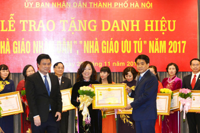 Hà Nội: Trao tặng danh hiệu Nhà giáo Nhân dân, Nhà giáo Ưu tú cho 22 cá nhân