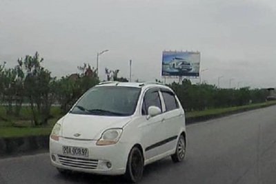 Truy tìm tài xế điều khiển ô tô chạy ngược chiều trên cao tốc Hà Nội - Thái Nguyên