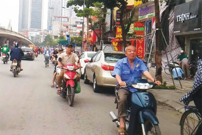 Xử lý “điểm nóng” xe đi ngược chiều trên đường Nguyễn Trãi