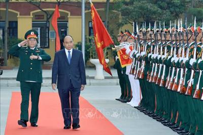 Thủ tướng Nguyễn Xuân Phúc làm việc với Bộ tư lệnh Binh chủng Tăng thiết giáp