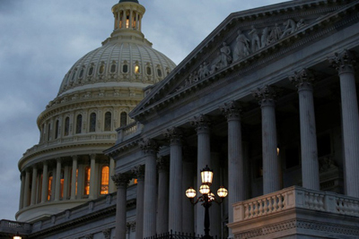 Thượng viện Mỹ thông qua dự luật cải cách thuế lớn nhất trong 30 năm