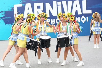 [Ảnh] Rực rỡ Carnival đường phố Hà Nội kỷ niệm 20 năm "Thành phố Vì hòa bình"