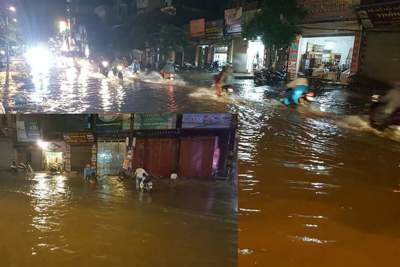 Hà Nội: Sau mưa lớn, Quốc lộ 21B qua phố Xốm ngập úng nặng