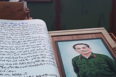Quảng Bình: Tiếp nhận sách nghệ thuật về Đại tướng Võ Nguyên Giáp