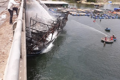 Quảng Ngãi: Cháy tàu cá, thiệt hại hàng tỷ đồng