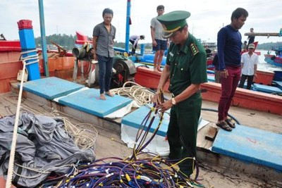 Thực hư tàu cá Việt Nam bị Trung Quốc đâm chìm hay cứu hộ trên Biển Đông