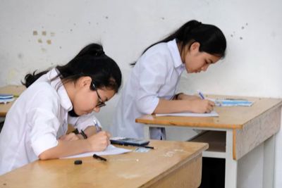 Vụ lọt đề thi Ngữ văn ở Phú Thọ: Nhiều phụ huynh bức xúc đề nghị lắp camera trong phòng thi