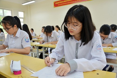 Giáo viên nhận định đề thi chuyên Hóa vào lớp 10 tại Hà Nội