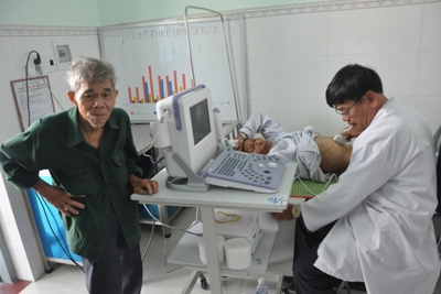 Tài trợ thiết bị y tế, giáo dục cho huyện Duy Xuyên, Quảng Nam