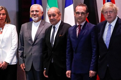 Châu Âu giữa áp lực của Washington và Teheran
