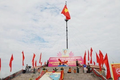 Lễ Thượng cờ "Thống nhất non sông" tại đôi bờ Hiền Lương - Bến Hải