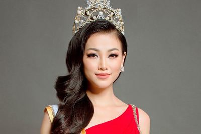 Hoa hậu Phương Khánh khoe đường cong quyến rũ quảng bá Miss Bikini Philippines