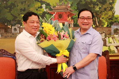 Trao Quyết định nghỉ hưu cho đồng chí Trần Quang Cảnh