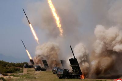 Lãnh đạo Triều Tiên trực tiếp giám sát thử giàn phóng tên lửa đa nòng