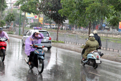 Mưa rải rác giúp 5/10 khu vực đo tại Hà Nội đạt chất lượng không khí tốt