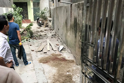 Hà Nội: Đang xây dựng trên tầng 5 ngôi nhà, nam công nhân ngã tử vong