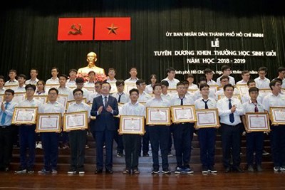 TP Hồ Chí Minh: Tuyên dương, khen thưởng 618 học sinh giỏi tiêu biểu