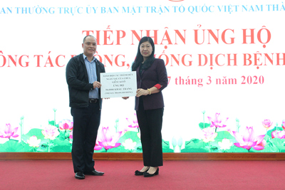 Mặt trận thành phố Hà Nội tiếp nhận ủng hộ phòng chống dịch Covid-19 của nhiều doanh nghiệp, tổ chức tôn giáo