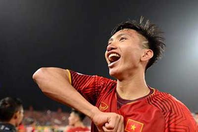 Đoàn Văn Hậu lọt top 10 cầu thủ xuất sắc nhất Asian Cup 2019