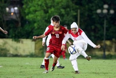 U19 nữ Việt Nam chơi thiếu người, nhận hòa trước U19 nữ Iran