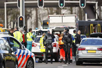 Nổ súng tại Hà Lan có "động cơ khủng bố", nhiều người bị thương