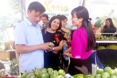 Hà Nội hỗ trợ Sơn La tiêu thụ nông sản an toàn