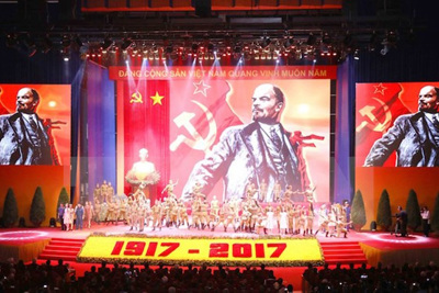 Long trọng kỷ niệm 100 năm Cách mạng Tháng Mười Nga