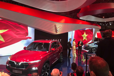 VinFast ra mắt 2 mẫu xe tại Paris Motor Show 2018