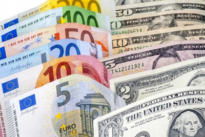 Euro giảm, đồng USD tăng do lãi suất trái phiếu Mỹ đạt kỷ lục