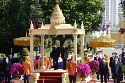 Quốc vương Campuchia chủ trì lễ đón Chủ tịch nước Nguyễn Xuân Phúc