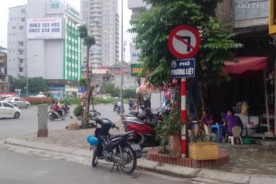 Cấm ô tô 1 chiều trong giờ cao điểm trên phố Phương Liệt, Hà Nội