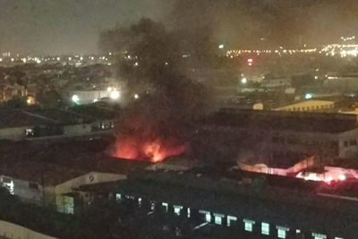 Hà Nội: Cháy dữ dội tại khu nhà xưởng ở phường Việt Hưng trong đêm