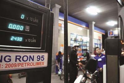 Xăng dầu đồng loạt giảm giá từ 15h chiều nay