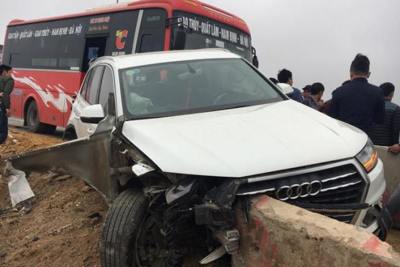 Tai nạn liên hoàn trên cao tốc Pháp Vân - Cầu Giẽ, xe Audi bị hỏng nặng